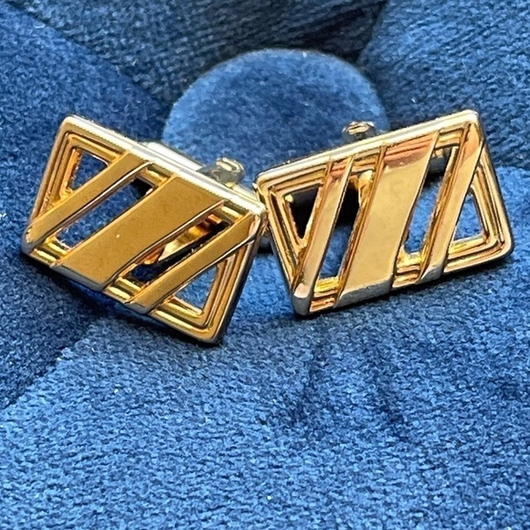 Shields Fifth Avenue Gold Rectangle Cufflinks - Picture 1 of 13